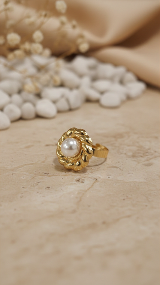 Pearl Bloom Gold Ring