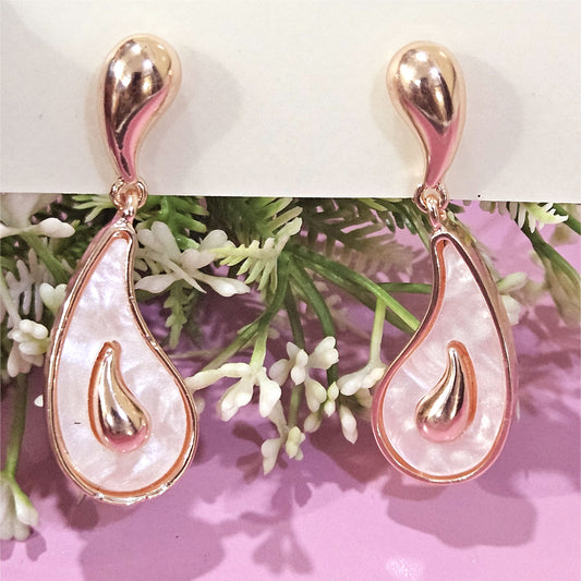 Rose Gold Pearl Drop Earrings – Elegant Teardrop Design