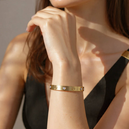 Luxury Gold Bracelet ✨ (Waterproof | Tarnish-Free | Skin Safe  | Premium Quality )