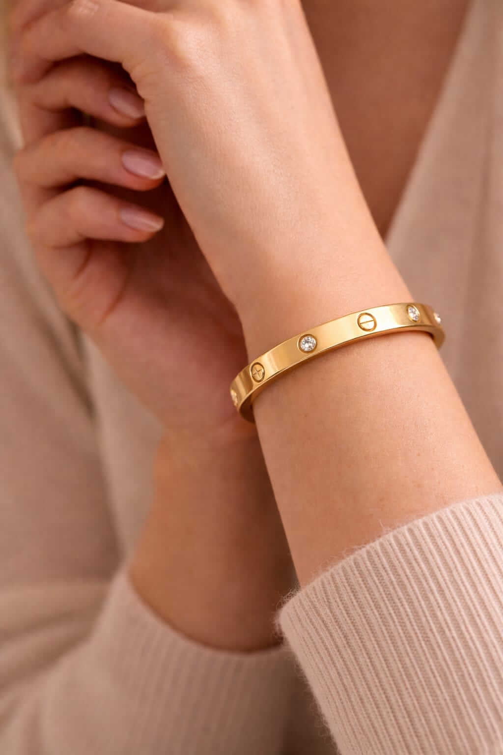 Luxury Gold Bracelet ✨ (Waterproof | Tarnish-Free | Skin Safe  | Premium Quality )