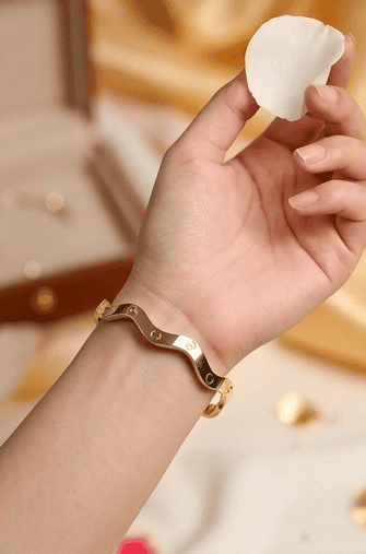 Luxury Wave Gold Bracelet