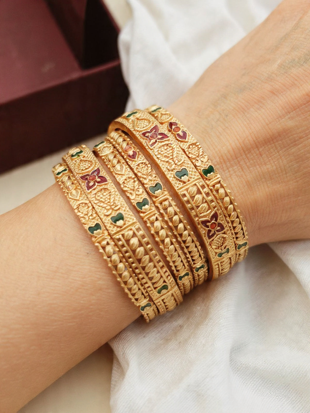 Combo Set of 6 Traditional Gold Plated Bangles
