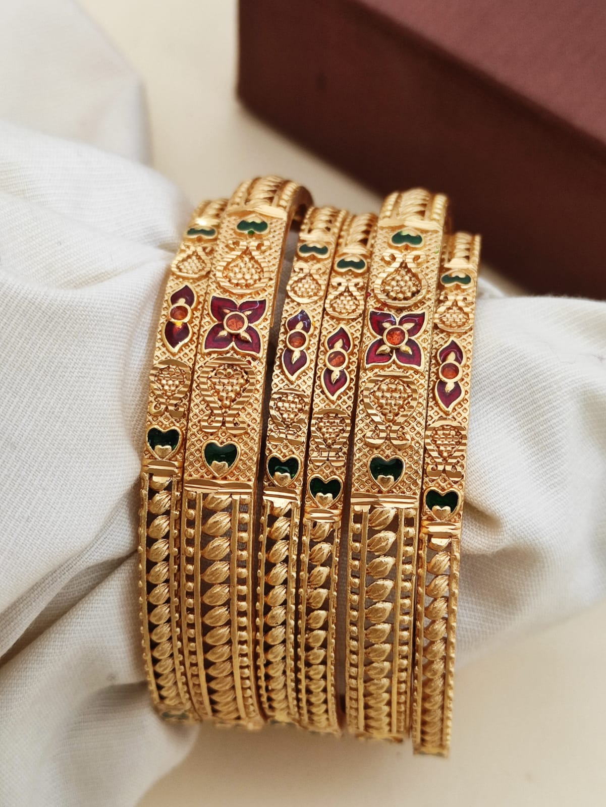 Combo Set of 6 Traditional Gold Plated Bangles